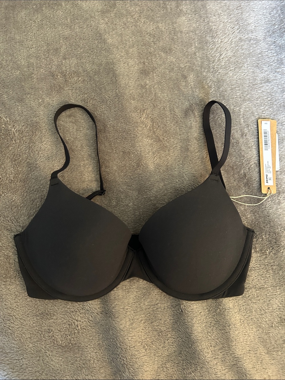 SKIMS: Fits Everybody T-SHIRT BRA (32D)